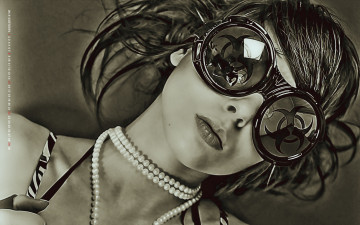 Картинка календари компьютерный+дизайн calendar женщина лицо девушка бусы очки 2019