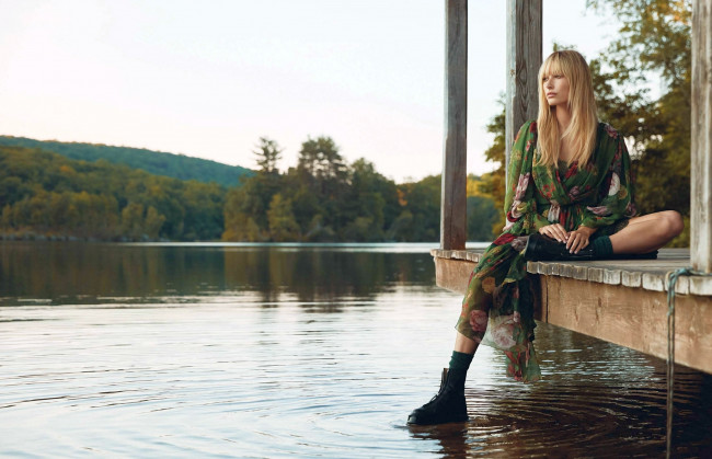 Обои картинки фото hailey baldwin , 2019, девушки, hailey baldwin, водоем, хейли, род, бибер, американская, модель, блондинка, болдуин, знаменитости