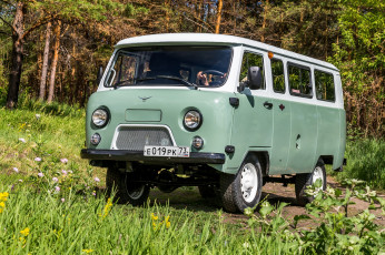 Картинка уаз автомобили автомобиль буханка фургон лес