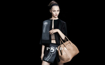 Картинка девушки саша+пивоварова модель костюм сумка