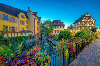 Картинка города кольмар+ франция канал мост цветы