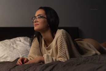 обоя девушка - girl, девушки, - брюнетки,  шатенки, девушка, брюнетка, сексуальная, милая, модель, красивая, супер, сладкая, симпатичная, классная, нежная, идеальная, яркая, игривая, великолепная, обаятельная, жгучая, спокойная, удивительная