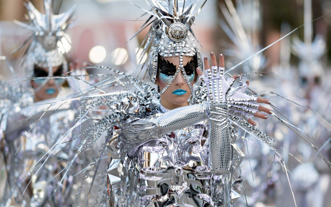 Обои картинки фото разное, маски,  карнавальные костюмы, оригинальный, костюм, макияж, карнавал
