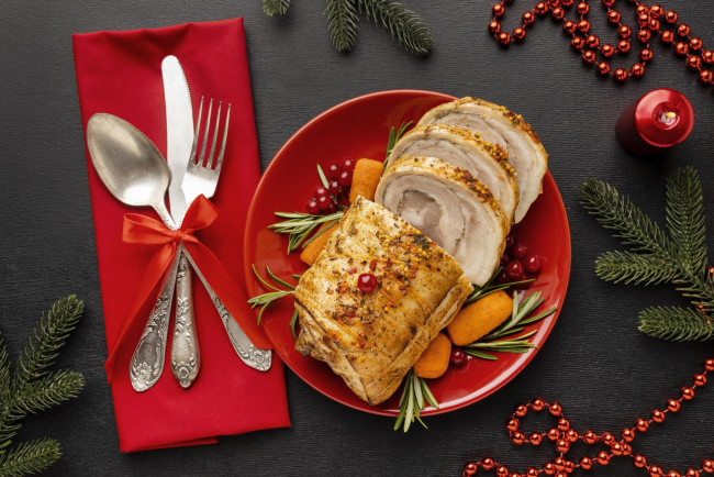 Обои картинки фото еда, мясные блюда, салфетка, приборы, буженина