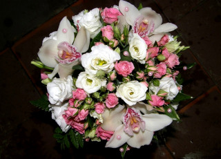 Картинка цветы букеты композиции орхидеи розы эустома бусины