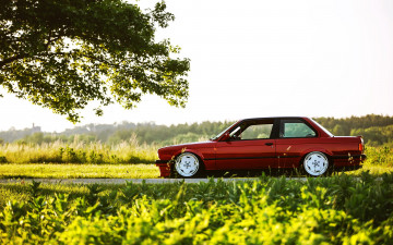 Картинка автомобили bmw трешка 3 series red car e30