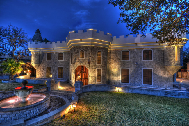 Обои картинки фото города, - здания,  дома, огни, ночь, фонтан, особняк, дом, ландшафт