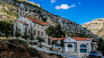 Картинка akoura+church +lebanon города -+католические+соборы +костелы +аббатства храм горы
