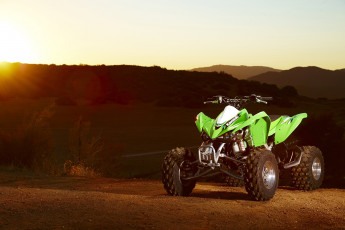 Картинка мотоциклы квадроциклы kawasaki