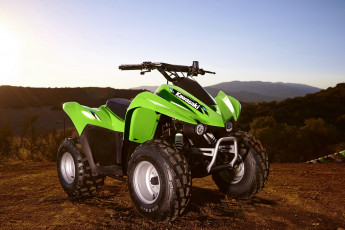 Картинка мотоциклы квадроциклы kawasaki