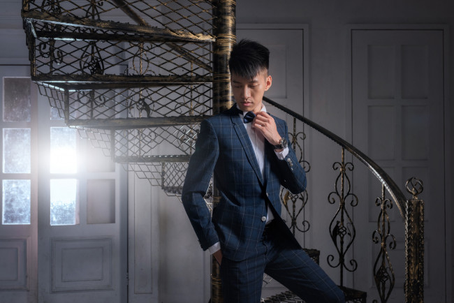 Обои картинки фото мужчины, - unsort, парень, поза, лестница