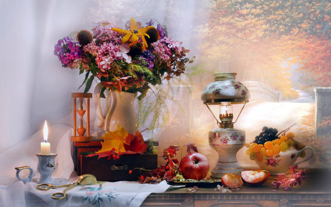 Обои картинки фото еда, натюрморт, свеча, лампа, букет, виноград
