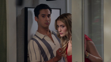 Картинка кино+фильмы pretty+smart+ сериал парень девушка двери