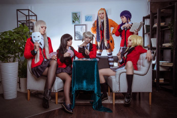 Картинка девушки -+креатив +косплей образы костюмы карты комната