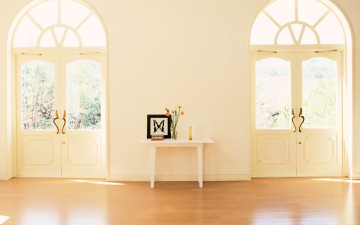 обоя интерьер, холлы,  лестницы,  корридоры, двери, стол, цветы, ваза, картинка, бабочка