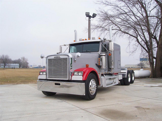Обои картинки фото fred, 112, автомобили, freightliner