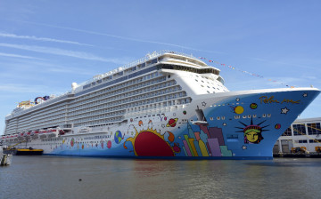 Картинка norwegian+breakaway корабли лайнеры причал лайнер круиз океанский