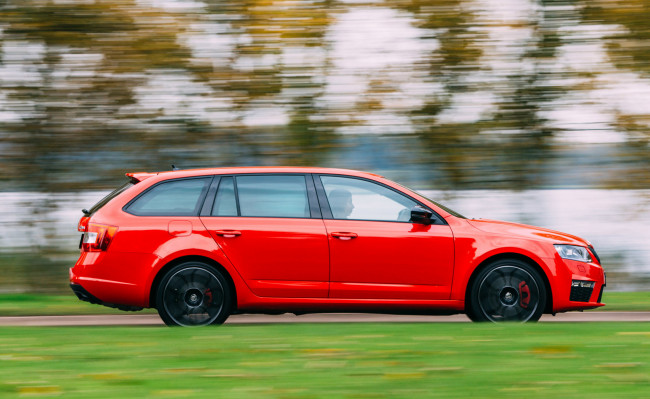 Обои картинки фото автомобили, skoda, vrs, 230, octavia, 2015г, 5e, красный