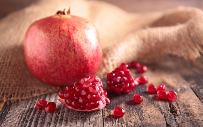 Обои картинки фото еда, гранат, зерна