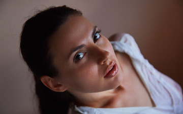 Картинка jasmine+jazz девушки jasmine jazz поза девушка модель брюнетка красотка взгляд