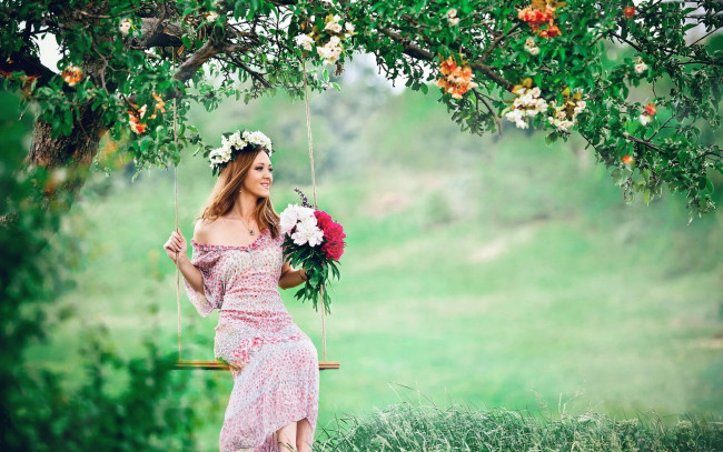 Обои картинки фото девушки, - брюнетки,  шатенки, венок