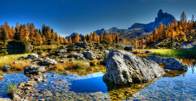 Обои картинки фото природа, реки, озера, горы, лес, осень, озеро, камни