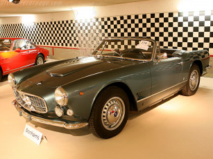 Картинка maserati 3500 gti spyde автомобили выставки уличные фото