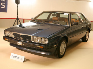 Картинка maserati biturbo автомобили выставки уличные фото