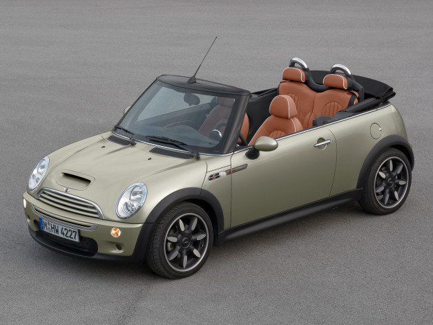 Обои картинки фото 2007, mini, convertible, sidewalk, автомобили