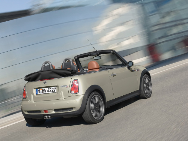 Обои картинки фото 2007, mini, convertible, sidewalk, автомобили