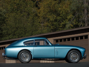 Картинка автомобили aston martin