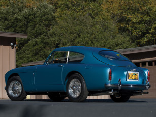 Картинка автомобили aston martin