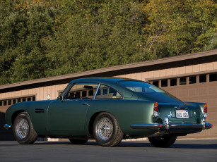 Картинка автомобили aston martin