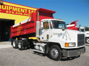 Картинка автомобили mack