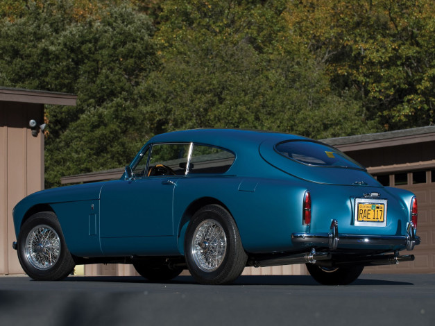 Обои картинки фото автомобили, aston, martin