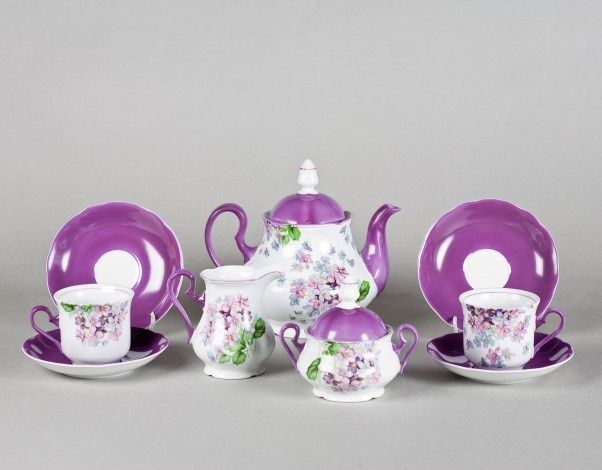 Обои картинки фото разное, посуда, столовые, приборы, кухонная, утварь, тарелочки, чайник, фарфор, чашки