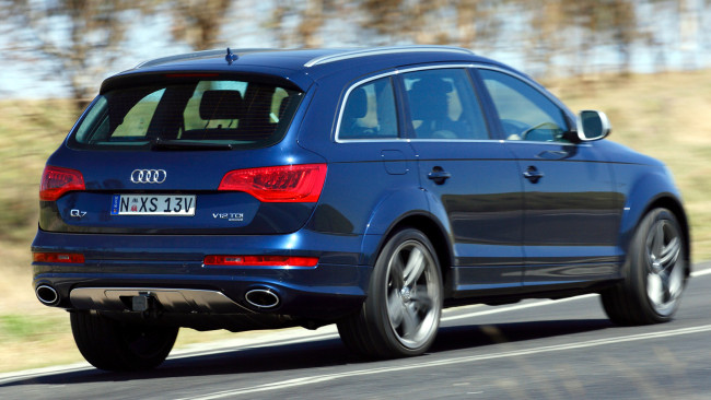 Обои картинки фото audi, q7, автомобили, автомобиль, стиль, мощь, скорость