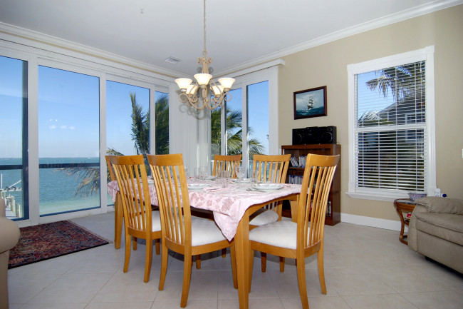 Обои картинки фото интерьер, столовая, вилла, дом, дизайн, стиль, комната, коттедж