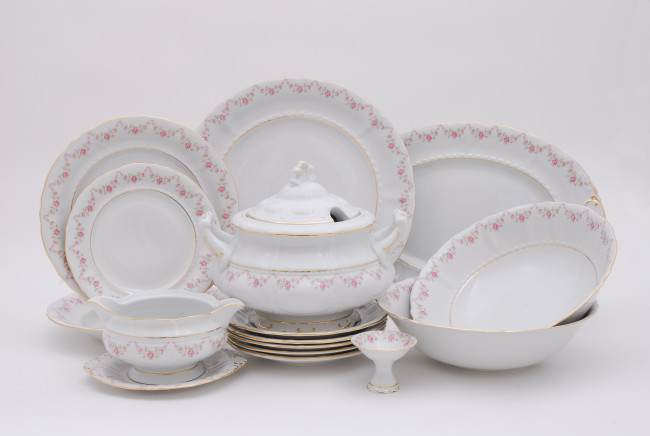 Обои картинки фото разное, посуда, столовые, приборы, кухонная, утварь, сервиз, тарелочки, чайник, чашка, фарфор