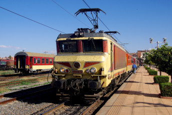 Картинка техника электрички электричка перрон станция