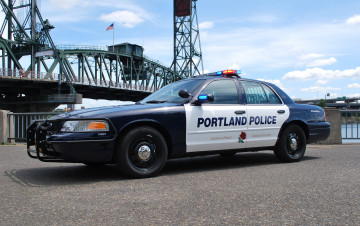 Картинка автомобили полиция ford crown victoria police