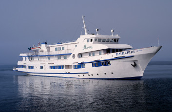 Картинка империя корабли теплоходы байкал теплоход