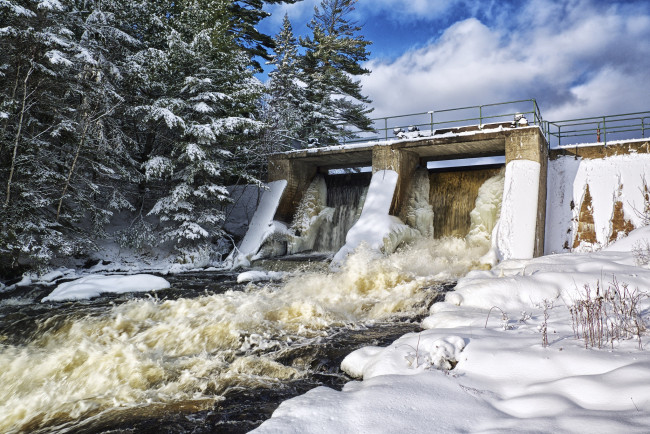 Обои картинки фото природа, водопады, лес, река, водопад
