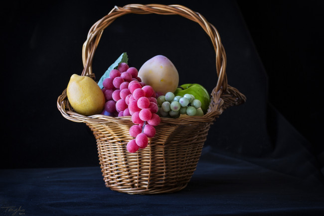 Обои картинки фото разное, ремесла,  поделки,  рукоделие, корзина, ягоды, муляж, фрукты