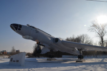 Картинка авиация боевые+самолёты ту16 советский тяжeлый двухмоторный реактивный многоцелевой самолeт кoд nato badger барсук музей дальней авиации рязань