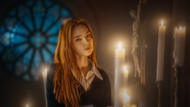 Обои картинки фото красивая девушка, девушки, - лица,  портреты, девушка, женщина, шатенка, темноволосая, сексуальная, модель, звезда, позирует, разная, обувь, верхняя, стильная, одежда, нижнее, эротическое, бельё, трусы, лифчик, колготки, чулки, аксессуары, макияж, и, множество, элементов, на, фотографии