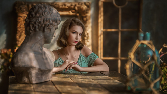 Обои картинки фото красивая девушка, девушки, - лица,  портреты, девушка, женщина, шатенка, темноволосая, сексуальная, модель, звезда, позирует, попа, грудь, ножки, разная, обувь, верхняя, стильная, одежда, нижнее, эротическое, бельё, трусы, лифчик, колготки, чулки, аксессуары, макияж, и, множество, элементов, на, фотографии