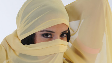 Картинка разное глаза шарф