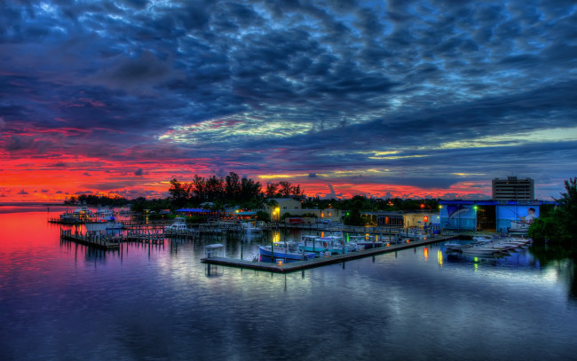 Обои картинки фото корабли, порты, причалы, заря, ночь, яхты, причал