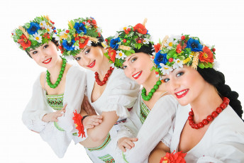 Картинка девушки -unsort+ группа+девушек венки
